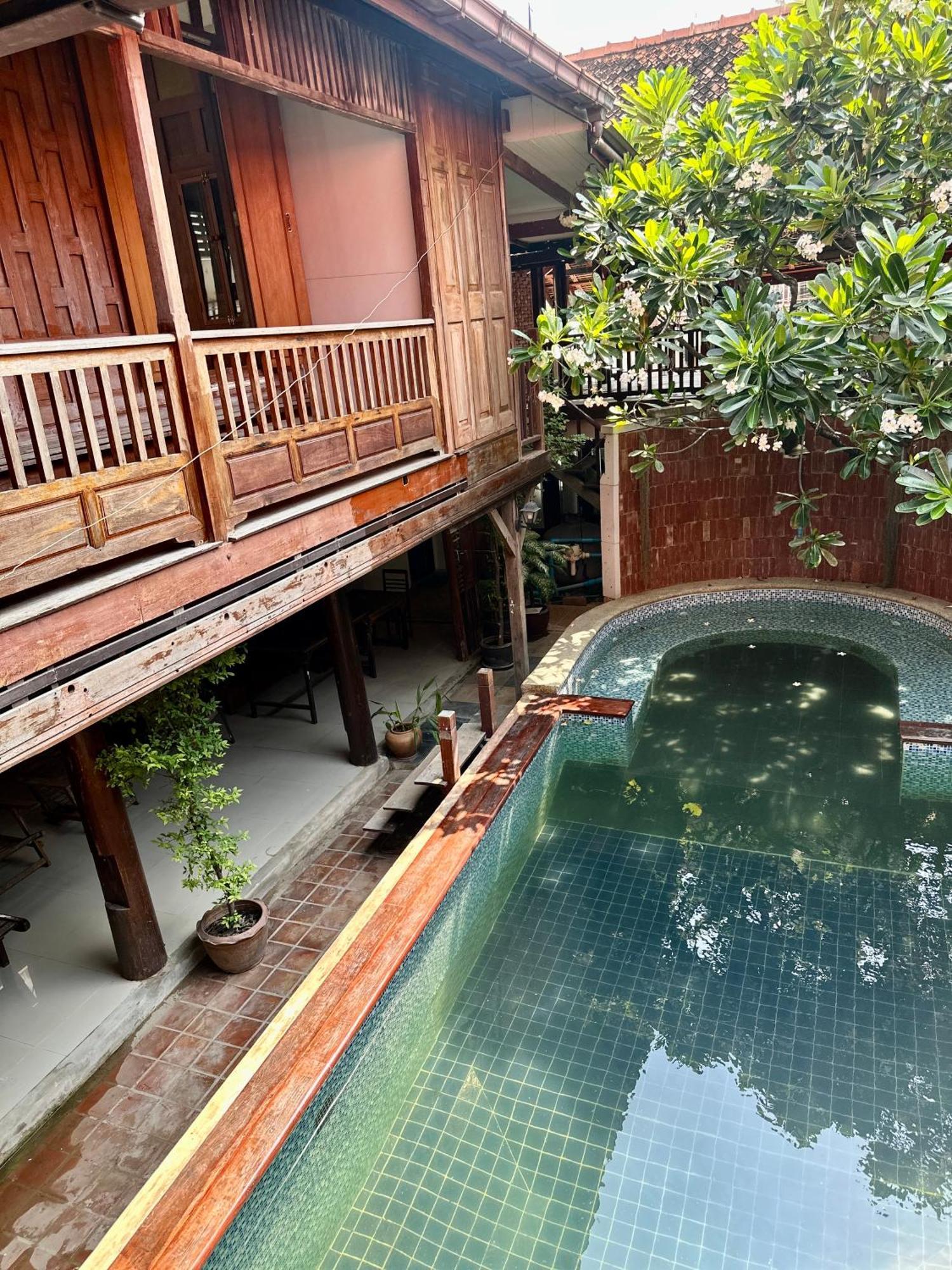 Tony'S Place Ayutthaya Luaran gambar