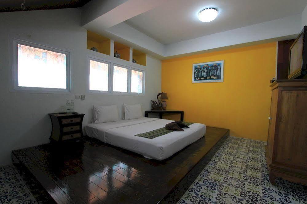 Tony'S Place Ayutthaya Luaran gambar